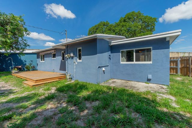 1446 W DREW Street, Lantana, FL 33462