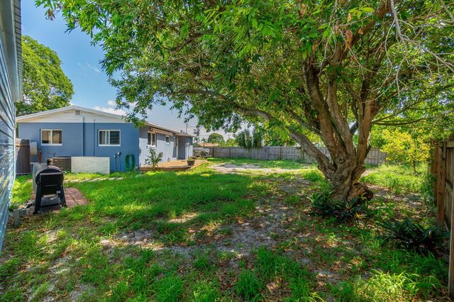1446 W DREW Street, Lantana, FL 33462