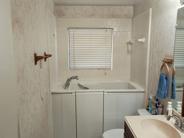 3132 Purington Avenue, Fort Worth, TX 76103