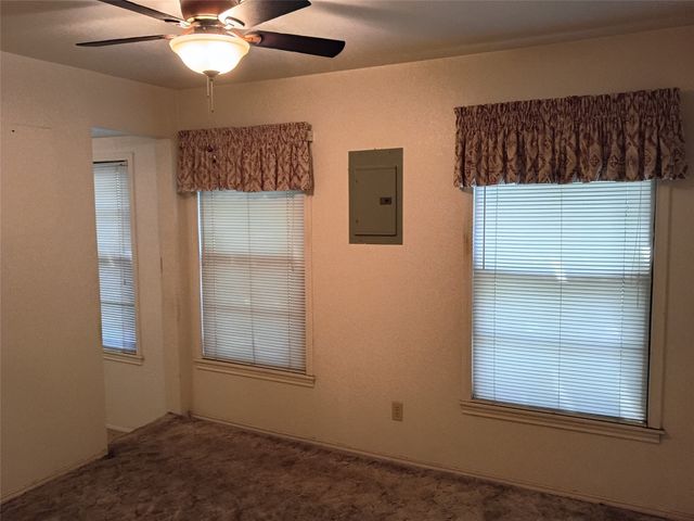 3132 Purington Avenue, Fort Worth, TX 76103