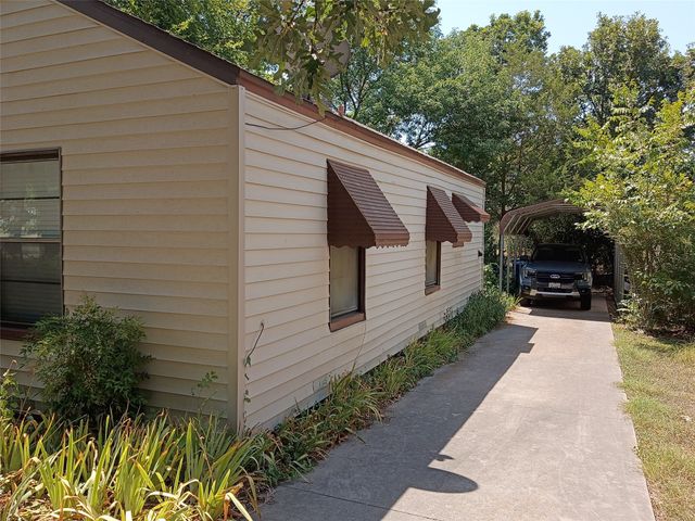 3132 Purington Avenue, Fort Worth, TX 76103