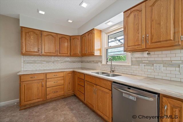 5028 GREYBULL AVE, Cheyenne, WY 82009