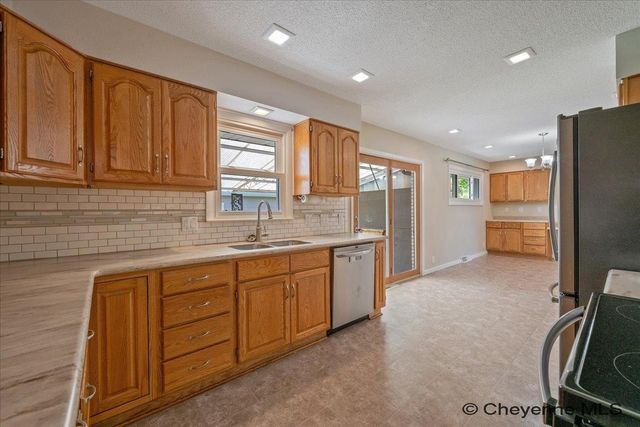 5028 GREYBULL AVE, Cheyenne, WY 82009