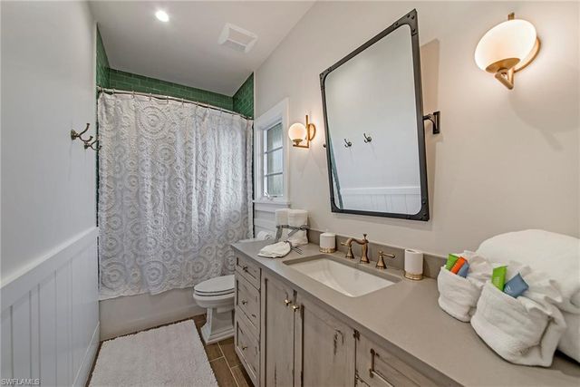 434 3rd AVE S, Naples, FL 34102
