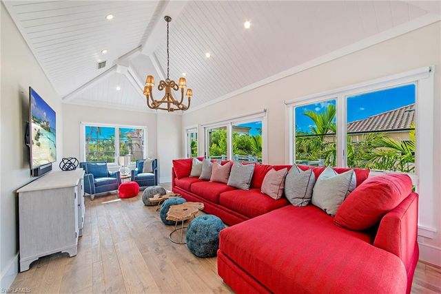 434 3rd AVE S, Naples, FL 34102