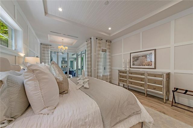 434 3rd AVE S, Naples, FL 34102