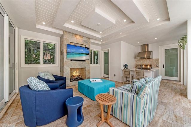 434 3rd AVE S, Naples, FL 34102