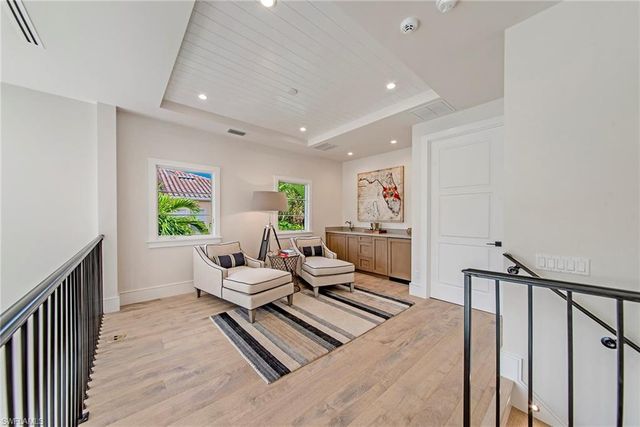 434 3rd AVE S, Naples, FL 34102