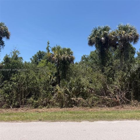 3811 SE 34 Avenue, Naples, FL 34117
