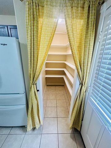 1025 14th Street, San Leon, TX 77539