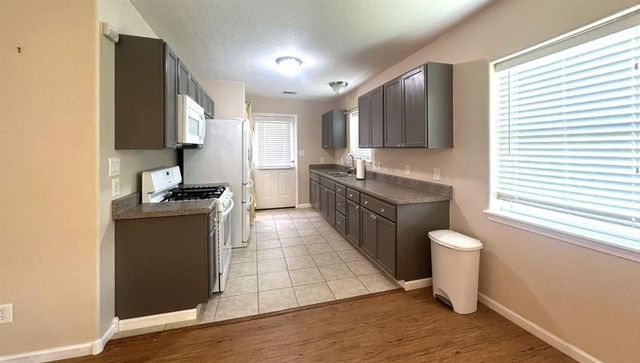 1025 14th Street, San Leon, TX 77539