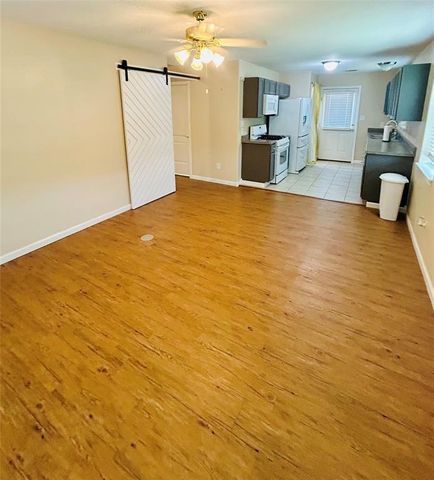 1025 14th Street, San Leon, TX 77539