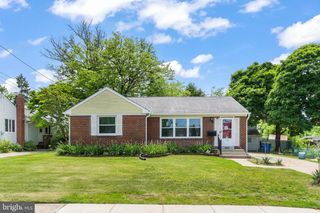 102 WASHINGTON AVE, Beverly, NJ 08010