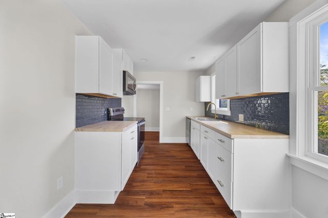 2501 Poinsett Highway, Greenville, SC 29609