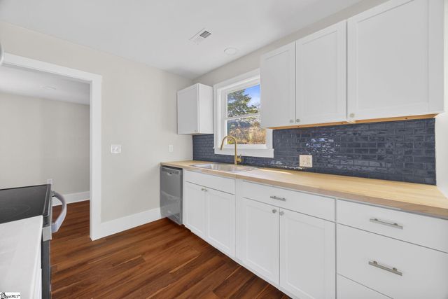 2501 Poinsett Highway, Greenville, SC 29609