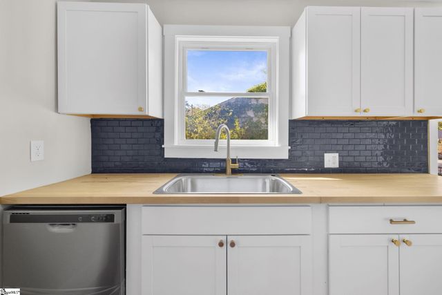 2501 Poinsett Highway, Greenville, SC 29609