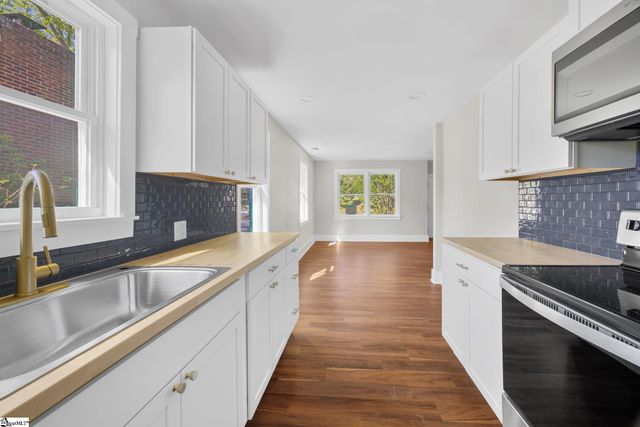 2501 Poinsett Highway, Greenville, SC 29609