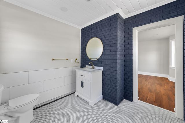 2501 Poinsett Highway, Greenville, SC 29609