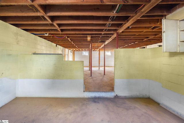 2501 Poinsett Highway, Greenville, SC 29609