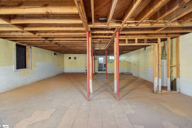 2501 Poinsett Highway, Greenville, SC 29609