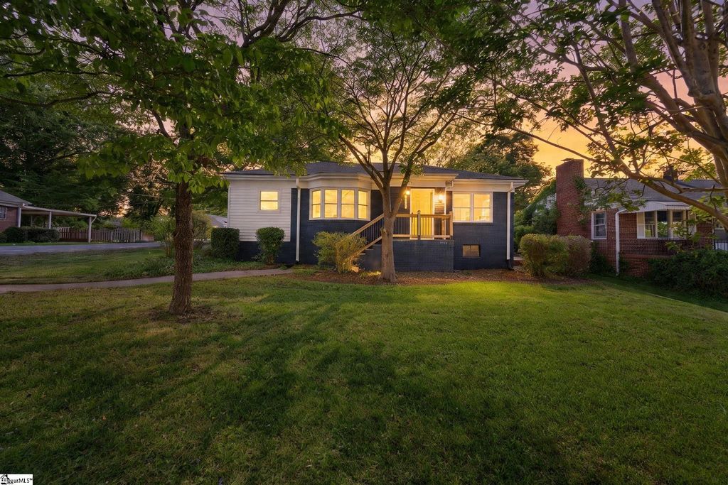 2501 Poinsett Highway, Greenville, SC 29609