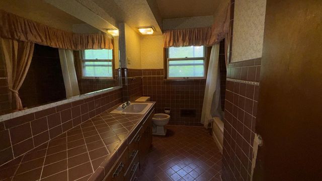 1604 N Green Bay ROAD, Mount Pleasant, WI 53406