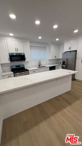 2280 S Barrington Avenue Apt 10, Los Angeles, CA 90064