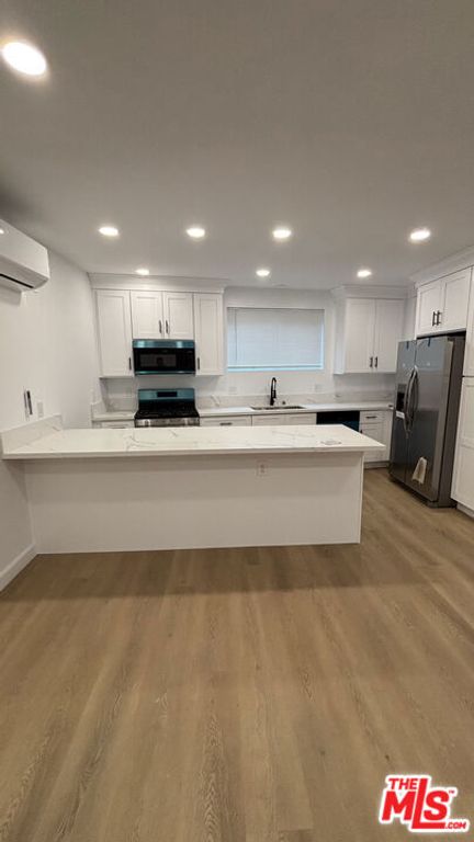 2280 S Barrington Avenue Apt 10, Los Angeles, CA 90064