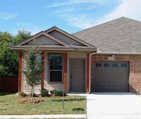 393 Orbit Drive, Lavon, TX 75166