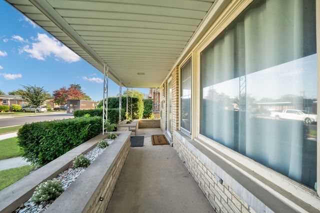 9100 S Saint Louis Avenue, Evergreen Park, IL 60805