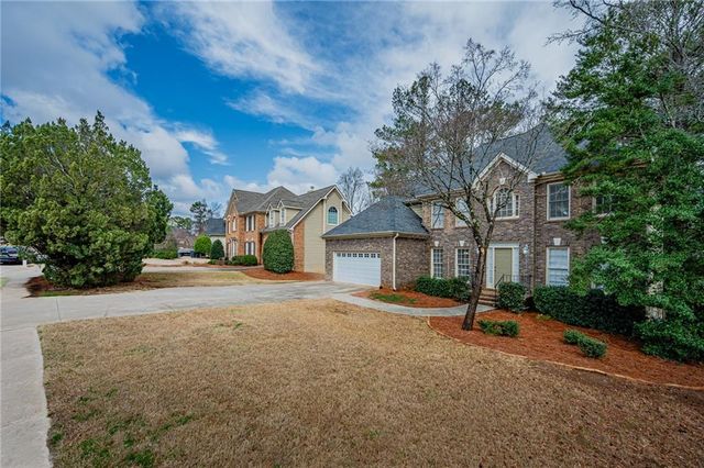 2165 Wildwood Lake Drive, Suwanee, GA 30024