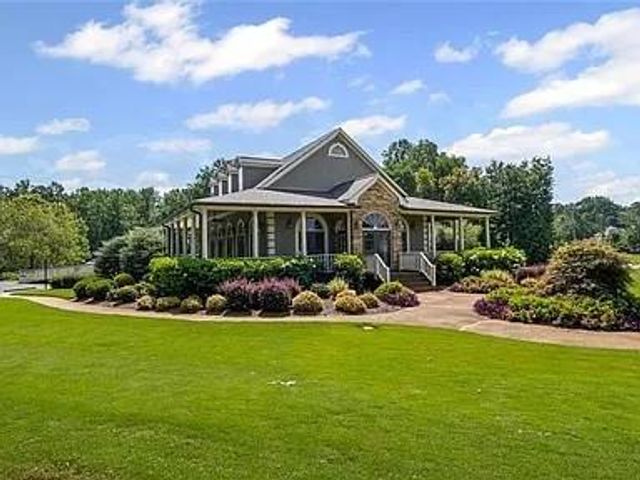 2165 Wildwood Lake Drive, Suwanee, GA 30024