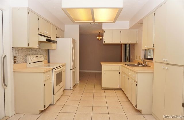 324 W Staggerbush Path, Beverly Hills, FL 34465