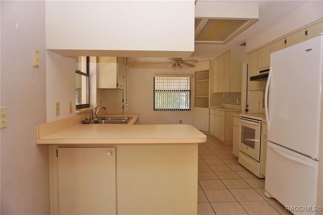 324 W Staggerbush Path, Beverly Hills, FL 34465