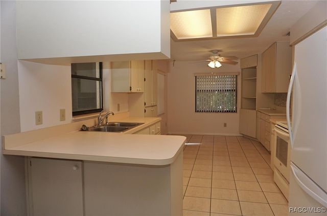 324 W Staggerbush Path, Beverly Hills, FL 34465