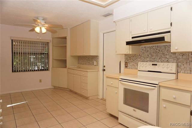 324 W Staggerbush Path, Beverly Hills, FL 34465