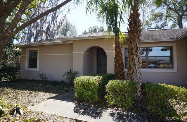 324 W Staggerbush Path, Beverly Hills, FL 34465