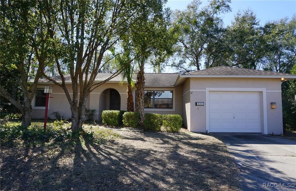 324 W Staggerbush Path, Beverly Hills, FL 34465