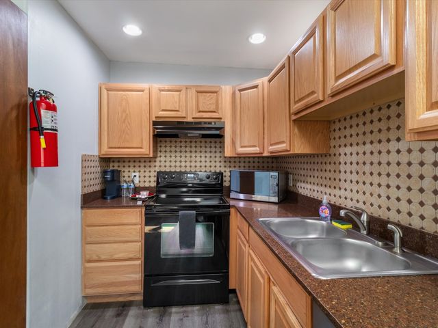 1661 Cerro Gordo Unit E & E1, Santa Fe, NM 87501