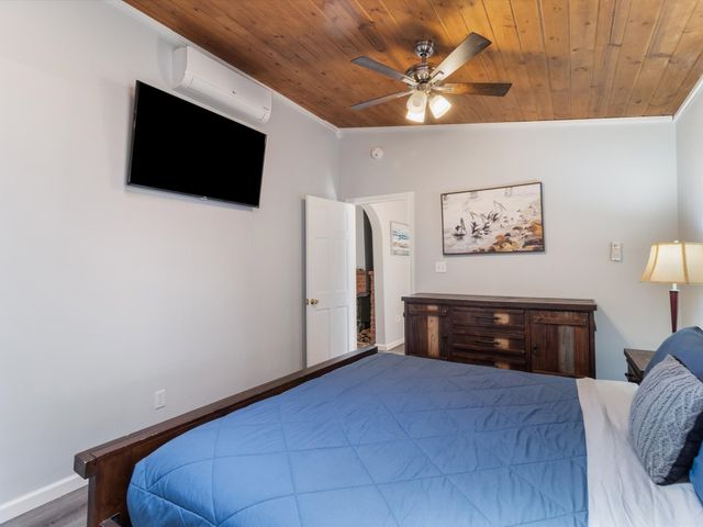 1661 Cerro Gordo Unit E & E1, Santa Fe, NM 87501
