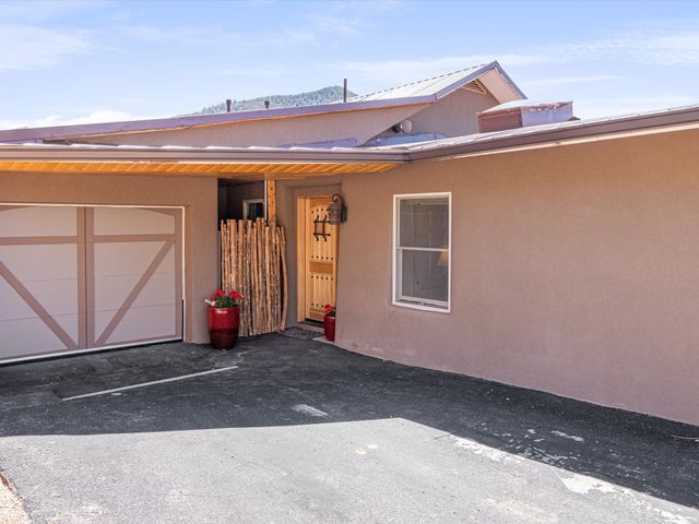 1661 Cerro Gordo Unit E & E1, Santa Fe, NM 87501