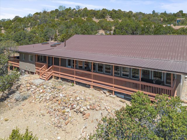 1661 Cerro Gordo Unit E & E1, Santa Fe, NM 87501