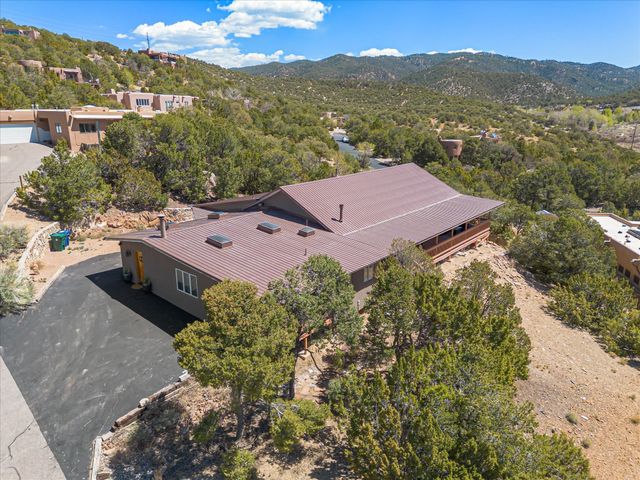 1661 Cerro Gordo Unit E & E1, Santa Fe, NM 87501