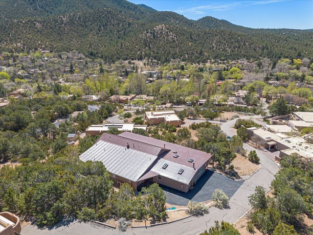 1661 Cerro Gordo Unit E & E1, Santa Fe, NM 87501