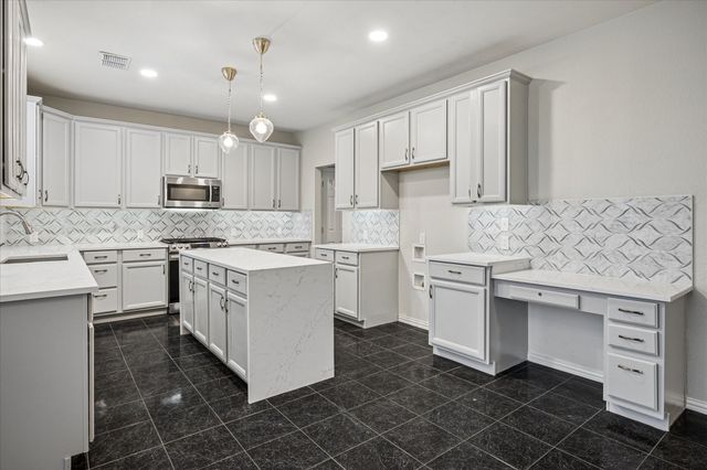 1209 Silverwood Drive, Flower Mound, TX 75028