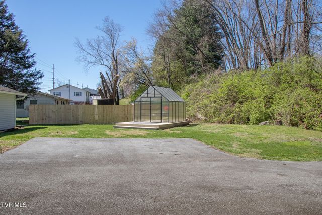 1276 Old Airport Road, Bristol, VA 24201