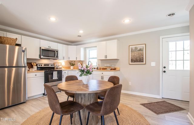 1276 Old Airport Road, Bristol, VA 24201