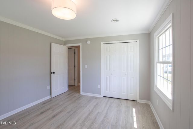 1276 Old Airport Road, Bristol, VA 24201