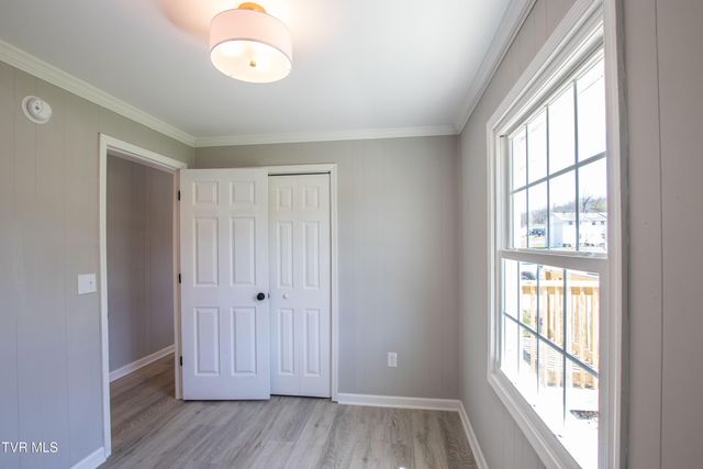 1276 Old Airport Road, Bristol, VA 24201