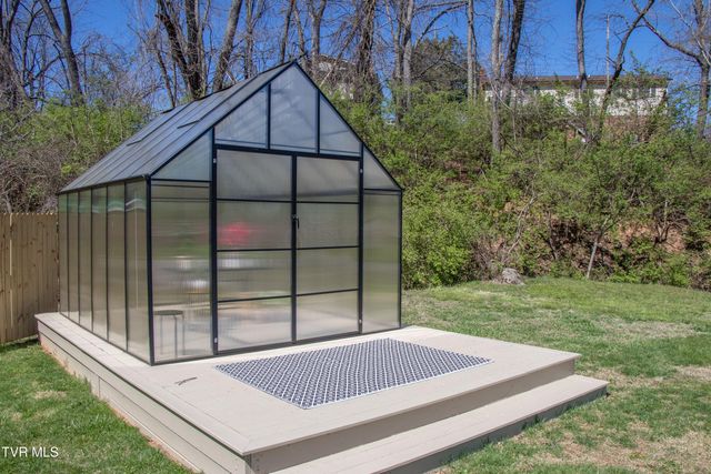 1276 Old Airport Road, Bristol, VA 24201